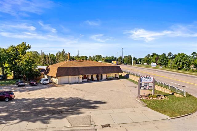 More Photos Of 2210 Kingston Rd, Wisconsin Rapids Storefront For Sale