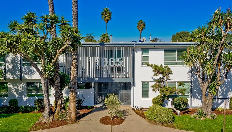 Primary Photo Of 5005 August St, Los Angeles Apartments For Sale
