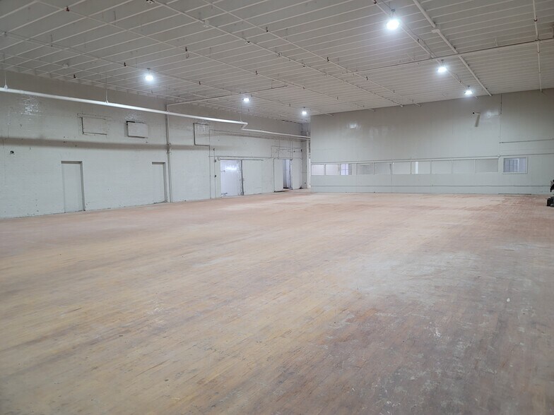 More Photos Of 1258 Yarn Mill Rd, Shelby Manufacturing For Lease