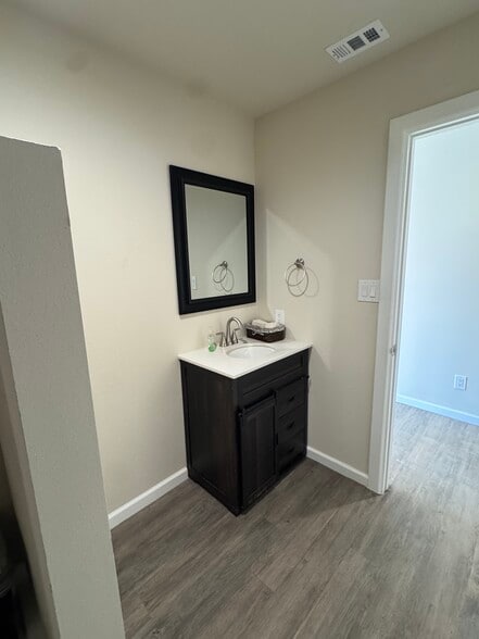 More Photos Of 312 N Ridge Rd, Marble Falls Office For Lease