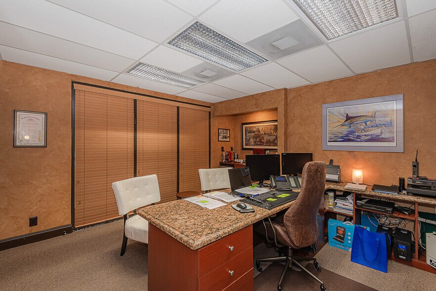 More Photos Of 3650 Coral Ridge Dr, Coral Springs Light Manufacturing For Sale