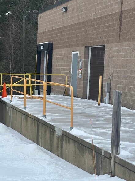 More Photos Of 246 Suffolk Ln, Gardner Manufacturing For Sale