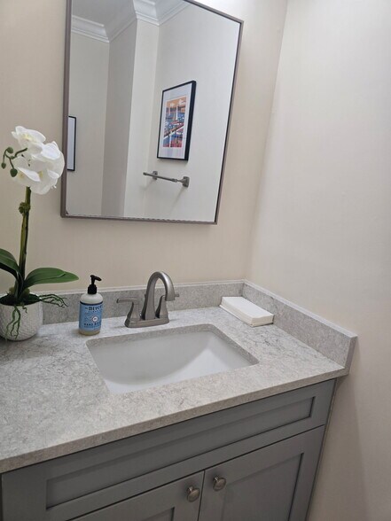 More Photos Of 685 S Washington St, Alexandria Office For Lease