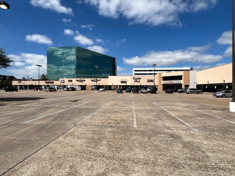 More Photos Of 11346-11470 Westheimer Rd, Houston Unknown For Lease