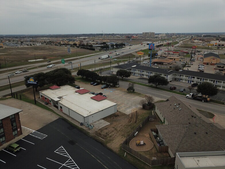 More Photos Of 4201 N Interstate 35, Denton Office For Lease