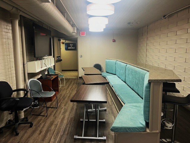 More Photos Of 414 Bank NE st, Decatur Office Residential For Sale