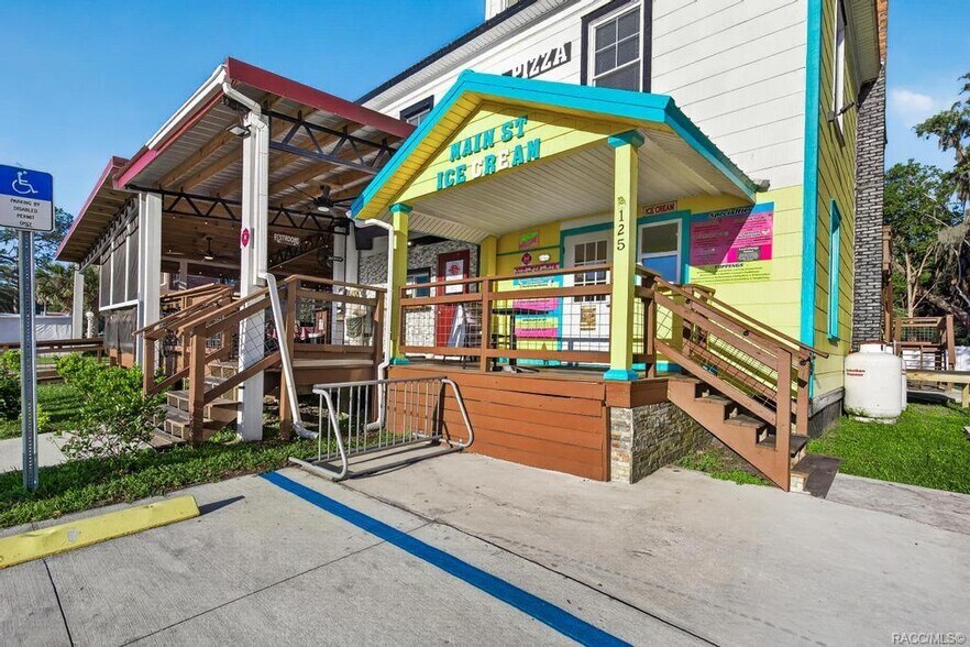 More Photos Of 125 N Main St, Hastings Restaurant For Sale
