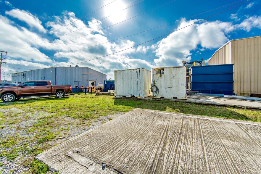 More Photos Of 1005 Saadi St, Houma Manufacturing For Sale