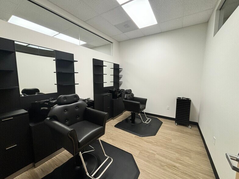 More Photos Of 223 Commercial St NE, Salem Storefront Retail Office For Lease