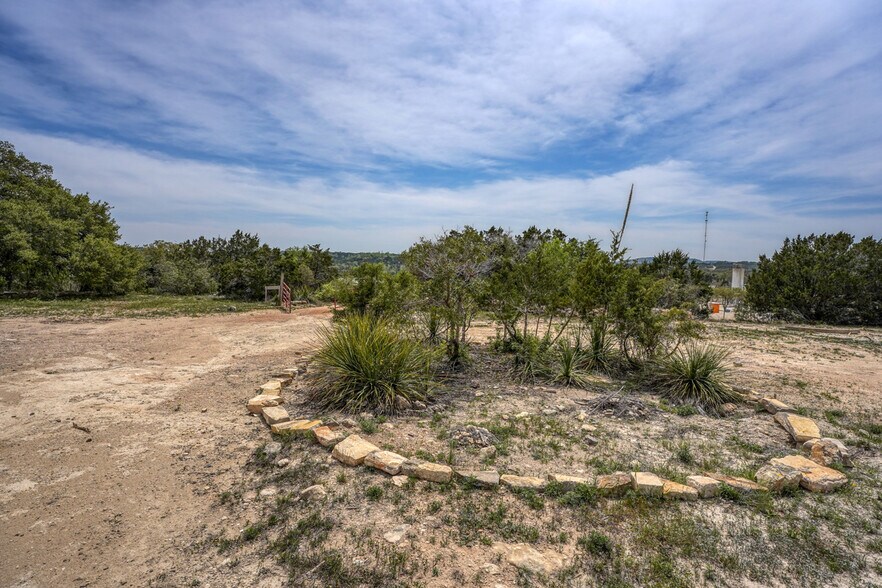 More Photos Of 8662 US 281 hwy, Blanco Land For Sale