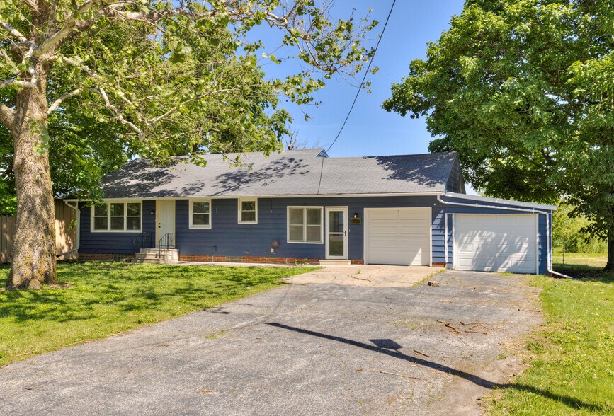 More Photos Of 1100 2nd St NE, Bondurant Industrial For Sale