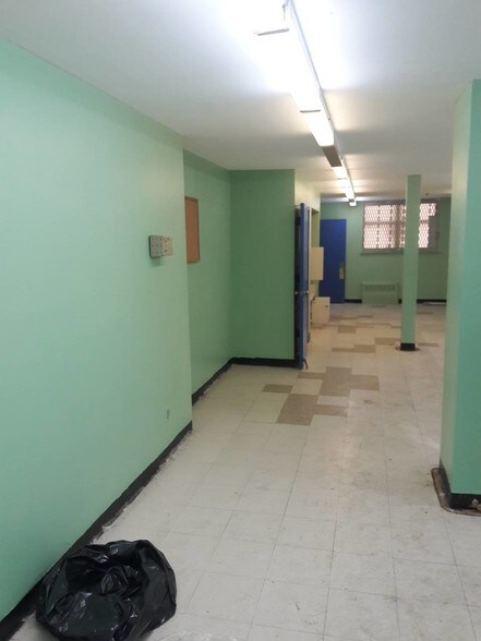 More Photos Of 887 Crotona Pky N, Bronx Apartments For Lease