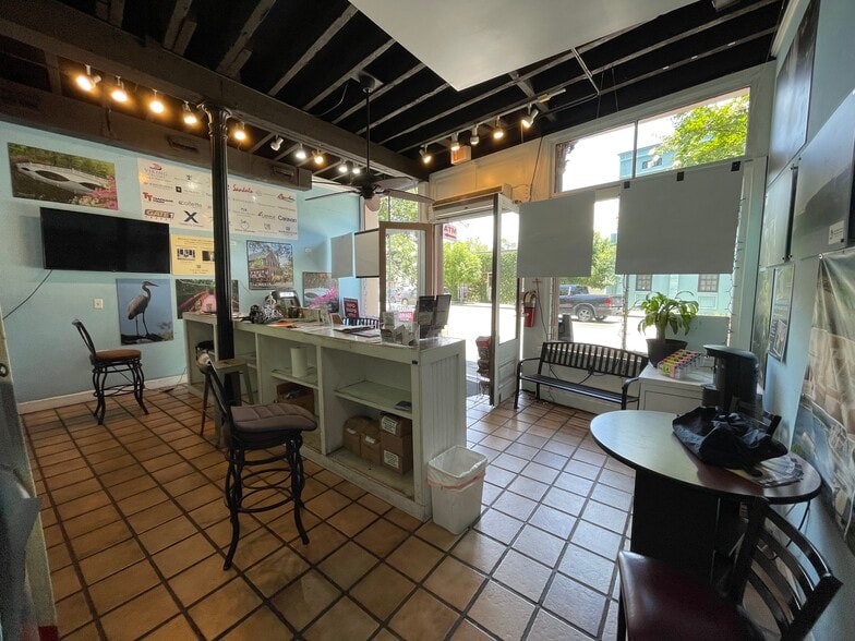 More Photos Of 231 Meeting St, Charleston Storefront Retail Office For Lease