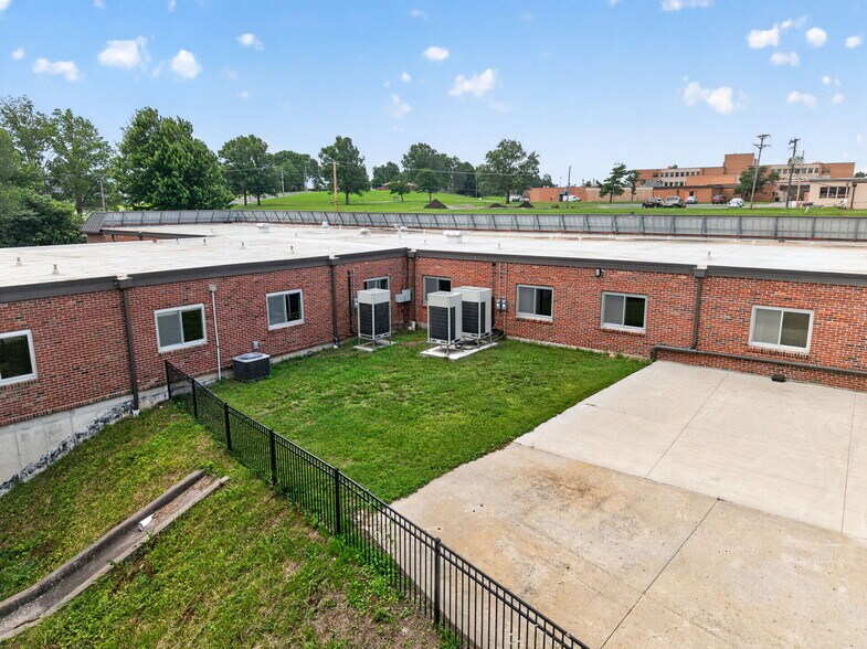 More Photos Of 106 Hospital Dr, Smithville Assisted Living For Sale