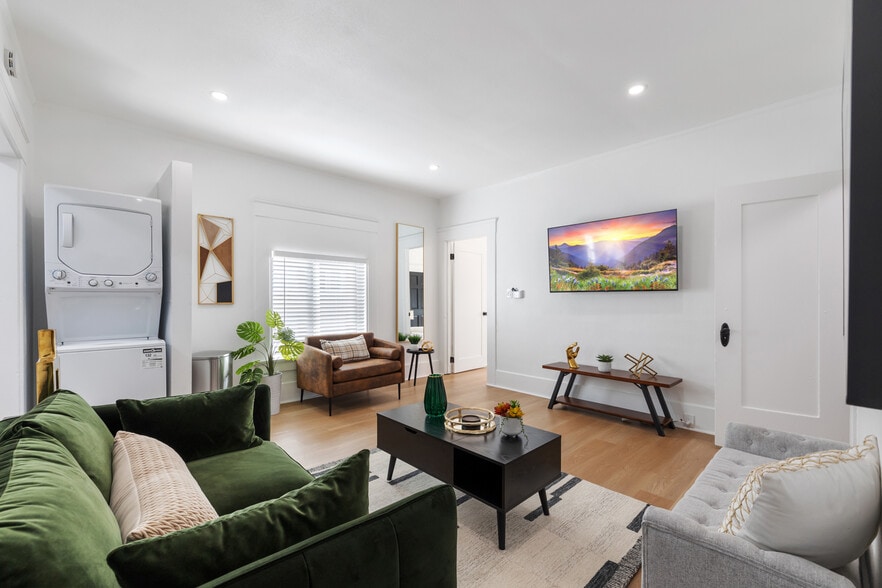 More Photos Of 1055 21st Street, San Diego Apartments For Sale