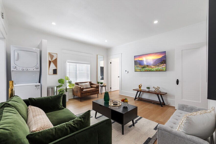 More Photos Of 1055 21st Street, San Diego Apartments For Sale