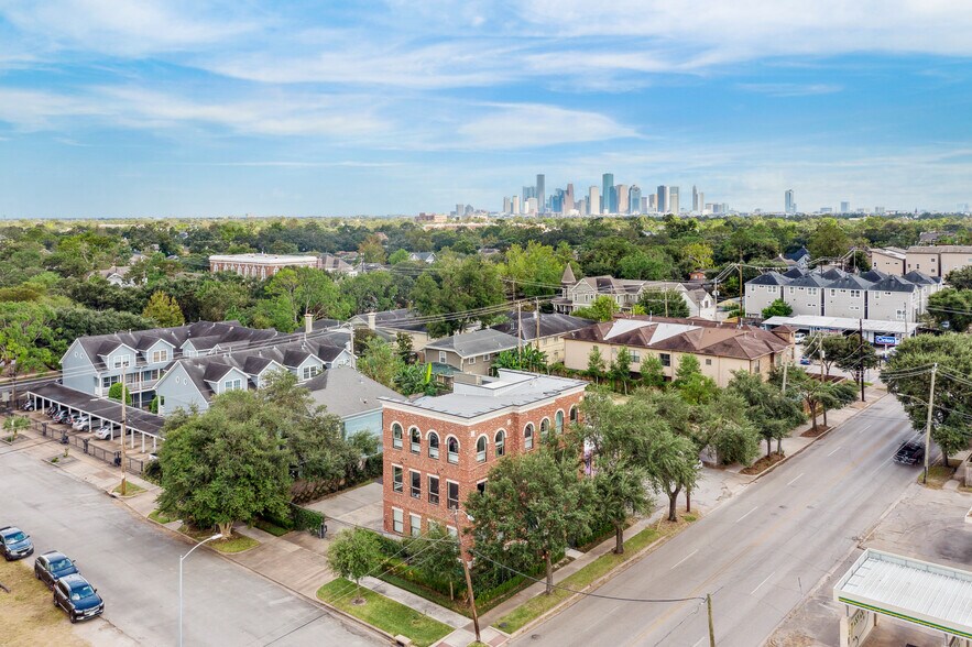 More Photos Of 128 W 17th St, Houston Loft Creative Space For Sale