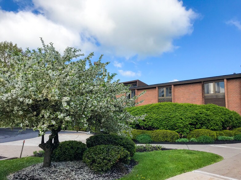 More Photos Of 270 Walker Dr, State College Loft Creative Space For Lease