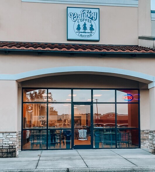 More Photos Of 2410 Cleveland Hwy, Dalton Unknown For Lease