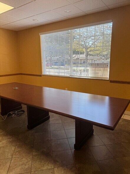 More Photos Of 1227 E Broadway, Oviedo Office For Sale