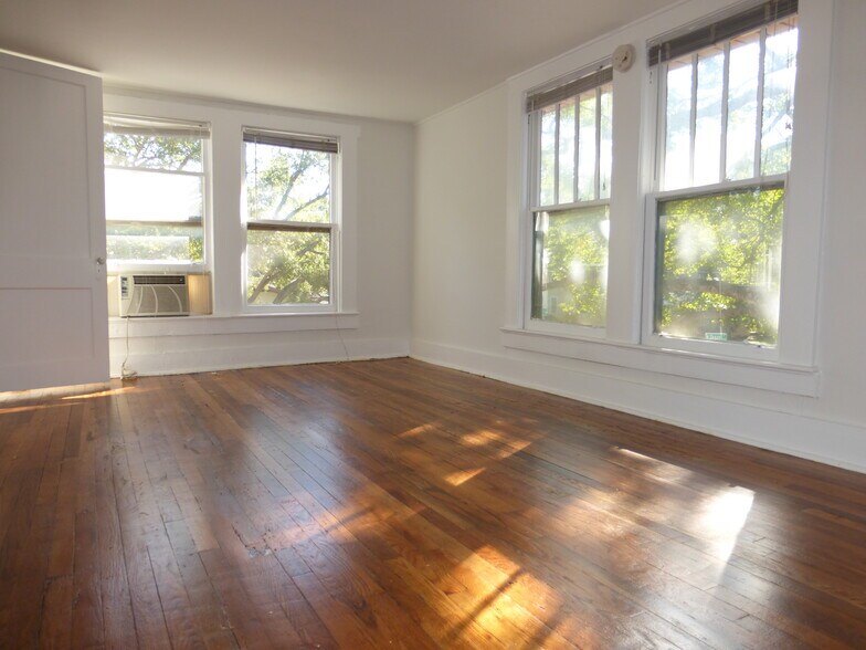 More Photos Of 2319 W Texas Ave, Tampa Apartments For Sale