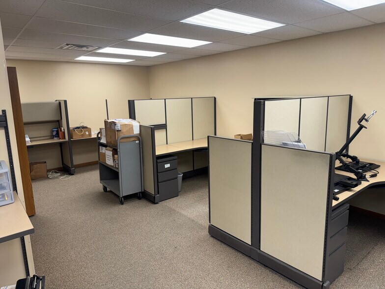 More Photos Of 1434 Progress Ln, Omro Distribution For Lease