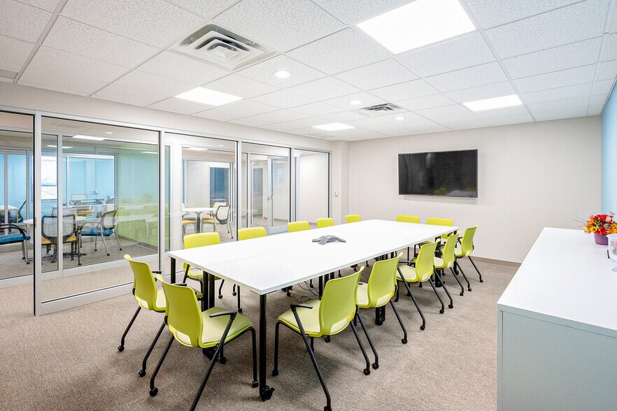 More Photos Of 10475 Perry Hwy, Wexford Medical For Lease