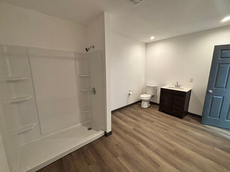 More Photos Of 446 McClaine St, Silverton Warehouse For Sale