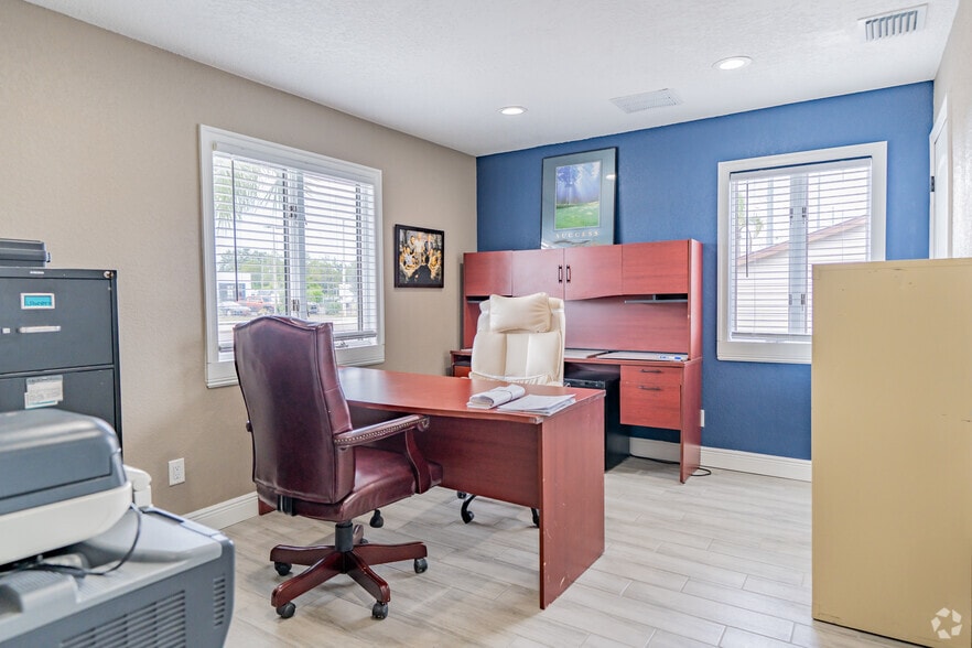 More Photos Of 1471 S Missouri Ave, Clearwater Office For Sale