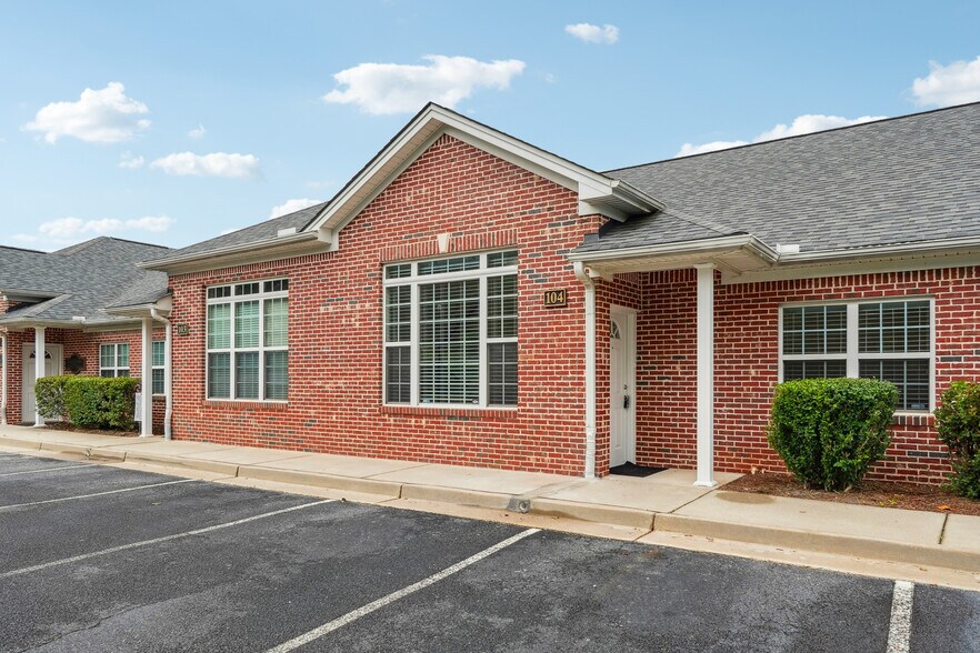 More Photos Of 418 Pirkle Ferry Rd, Cumming Medical For Lease