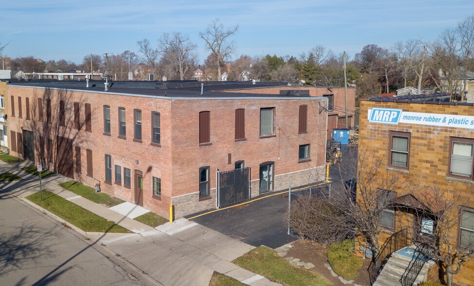 More Photos Of 425 E Front St, Monroe Manufacturing For Lease