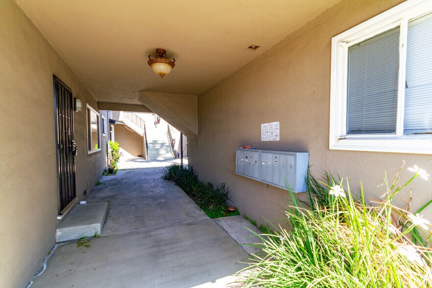 More Photos Of 11401 Washington Pl, Los Angeles Apartments For Sale