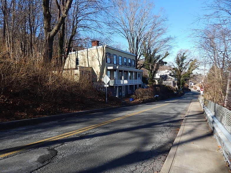 More Photos Of 125 Hudson Ter, Piermont Apartments For Sale