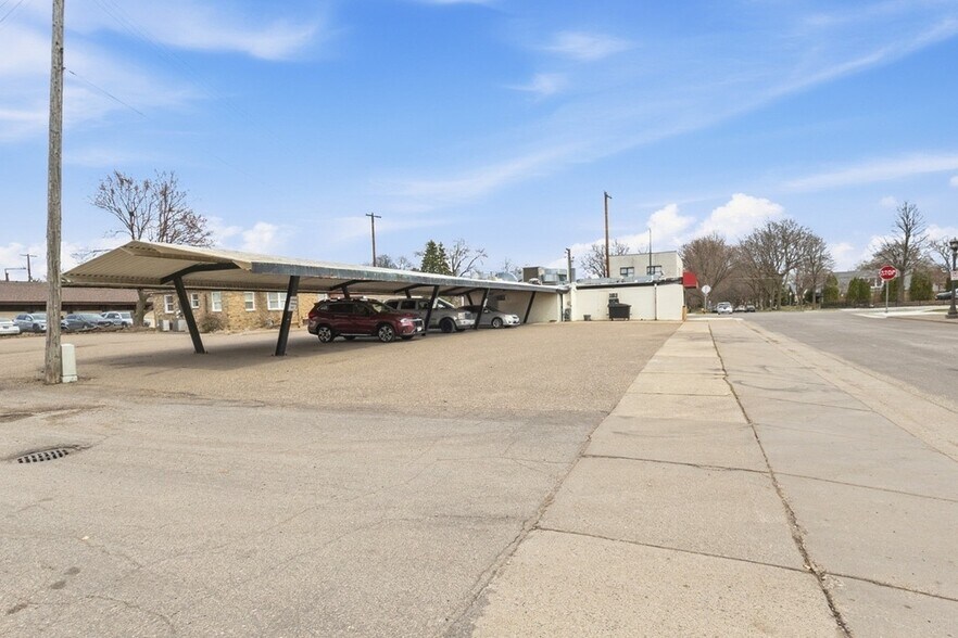 More Photos Of 1409 Arcade St, Saint Paul Restaurant For Sale