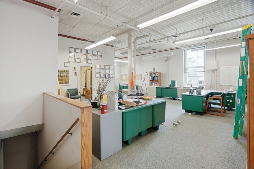 More Photos Of 115 E 5th St, Fulton Office For Sale