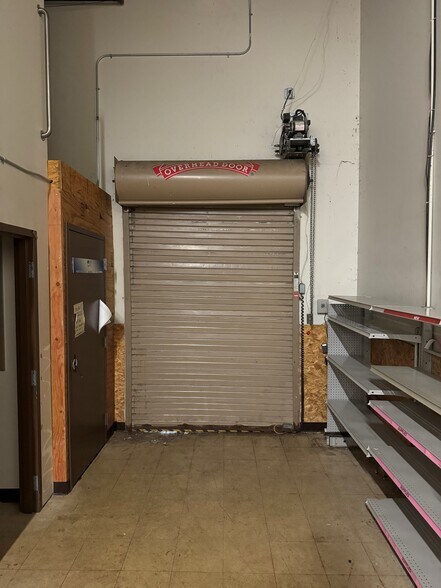More Photos Of 610 N Cedar St, Mason Unknown For Lease