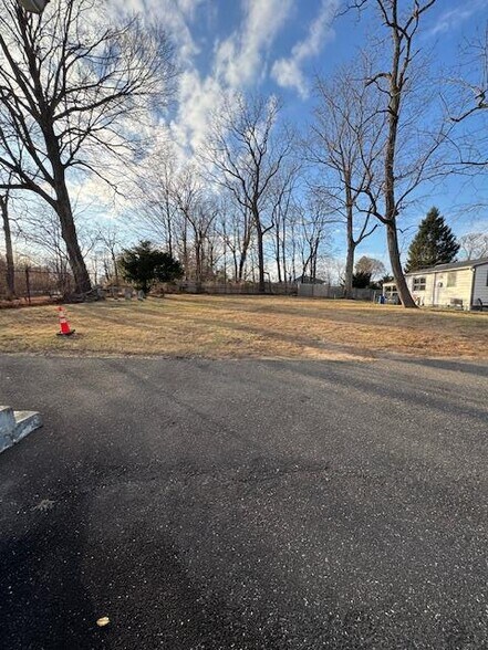 More Photos Of 289-291 Park Ave, Huntington Religious Facility For Lease