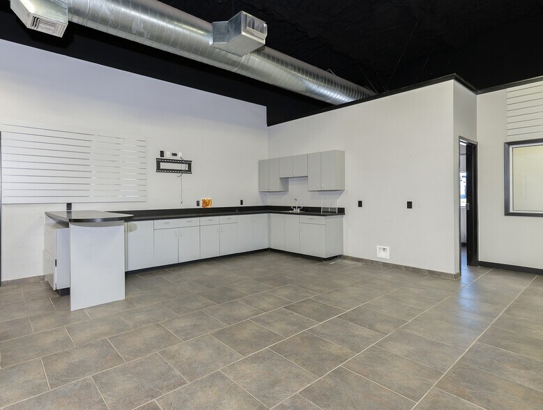 More Photos Of 185 State Highway 36 N, Caldwell Freestanding For Sale