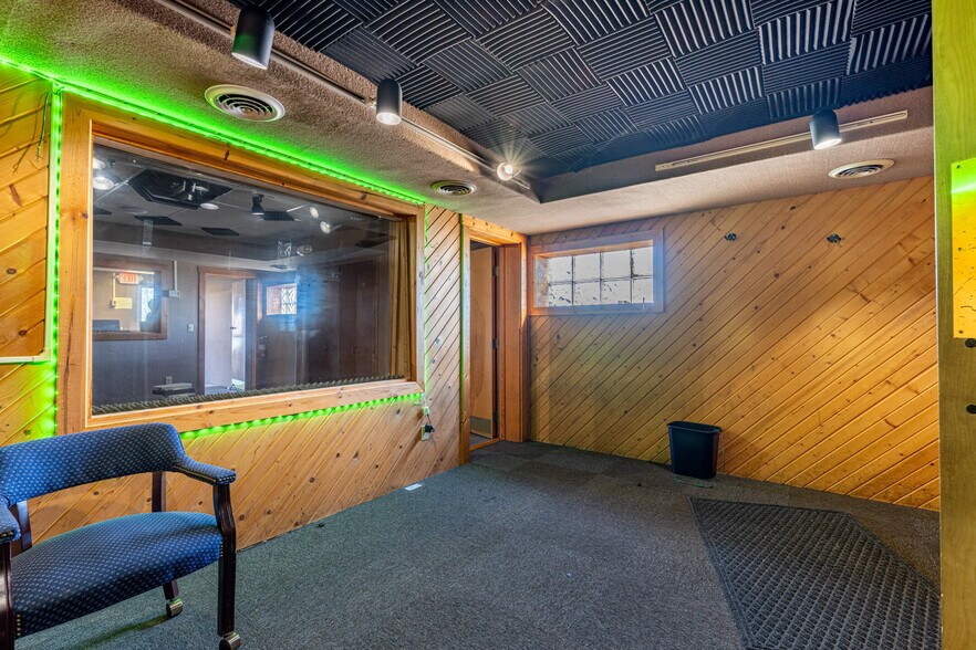 More Photos Of 6 S Smithville Rd, Dayton Office For Sale