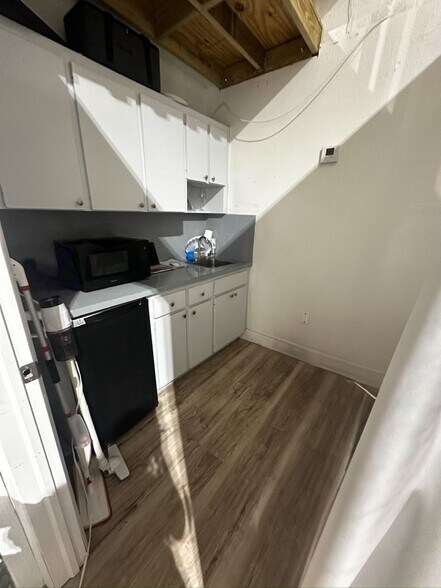 More Photos Of 7760 W 20th Ave, Hialeah Coworking Space