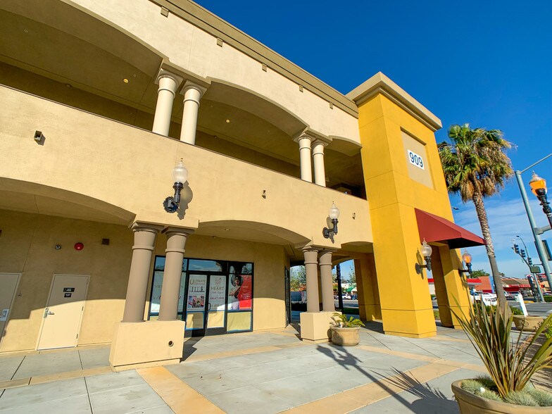 More Photos Of 909 Story Rd, San Jose General Retail For Sale