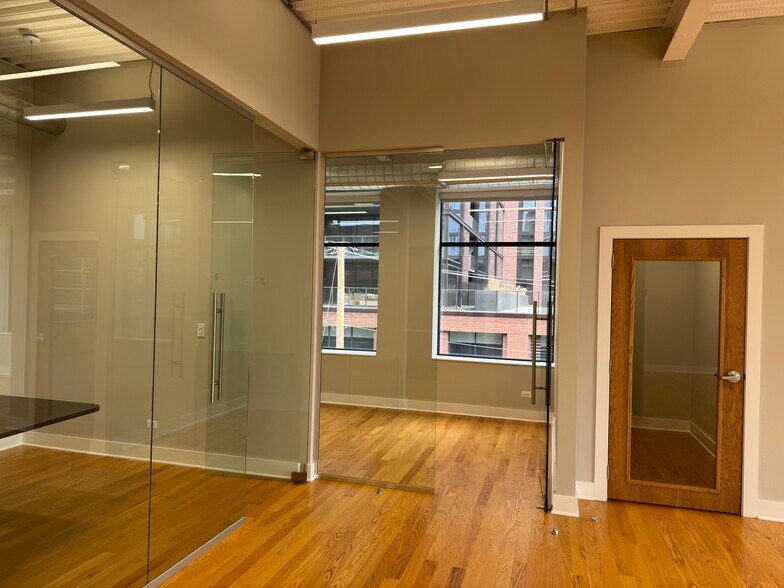 More Photos Of 216 N May St, Chicago Loft Creative Space For Lease
