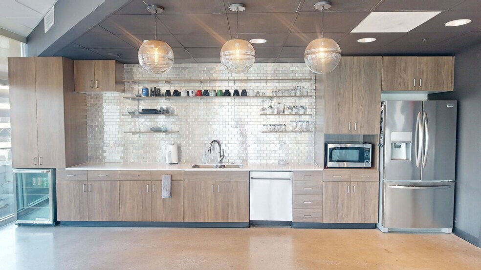 More Photos Of 3701 S Pinnacle Hills Pky, Rogers Bank For Lease