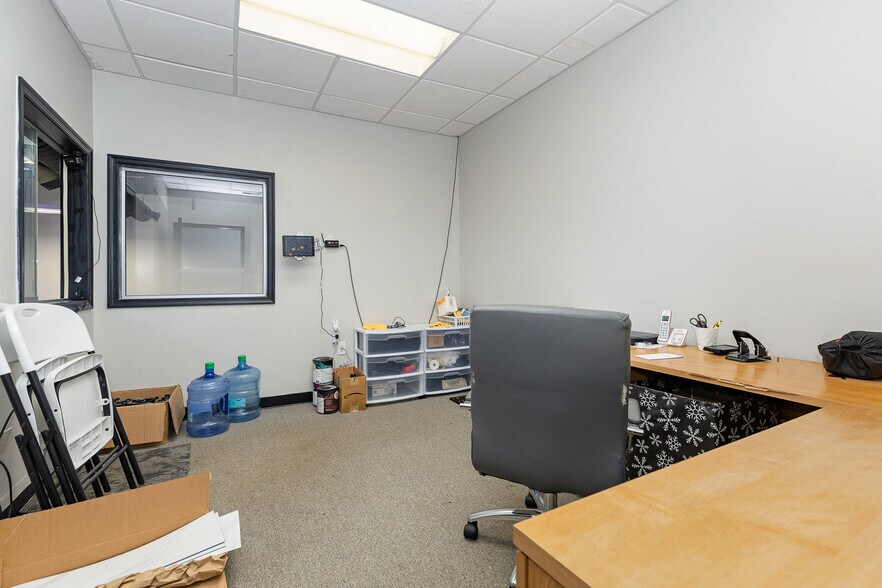 More Photos Of 100 Industrial Dr, Fredericksburg Showroom For Sale