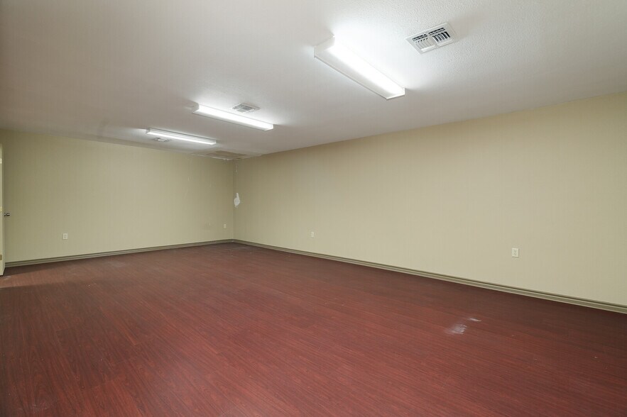 More Photos Of 2 Hill View Ln, Boerne Warehouse For Lease