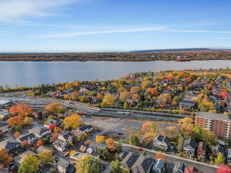 More Photos Of 399 Winston Av, Ottawa Apartments For Lease