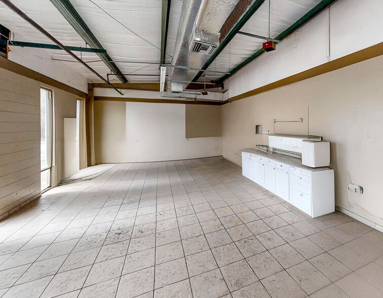 More Photos Of 12450 Automobile Blvd, Clearwater Warehouse For Sale