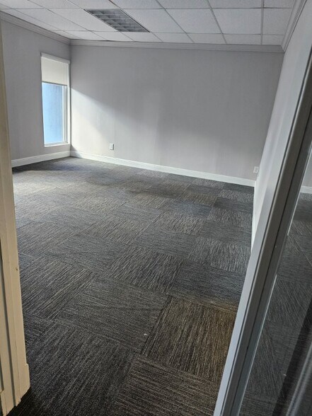 More Photos Of 3277 SE 14th Ave, Fort Lauderdale Warehouse For Lease