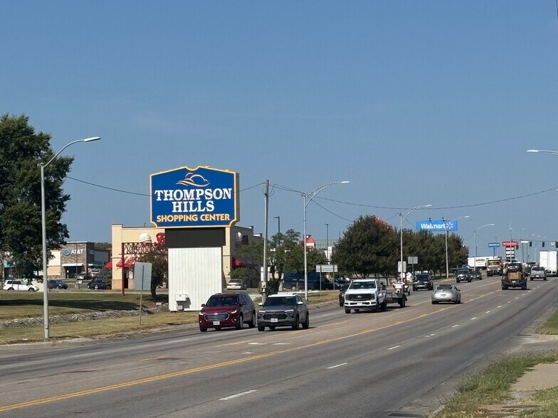 More Photos Of 3040 W Broadway Blvd, Sedalia Unknown For Lease