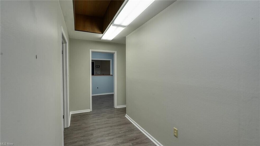 More Photos Of 126 N 9th St, Cambridge Office For Sale